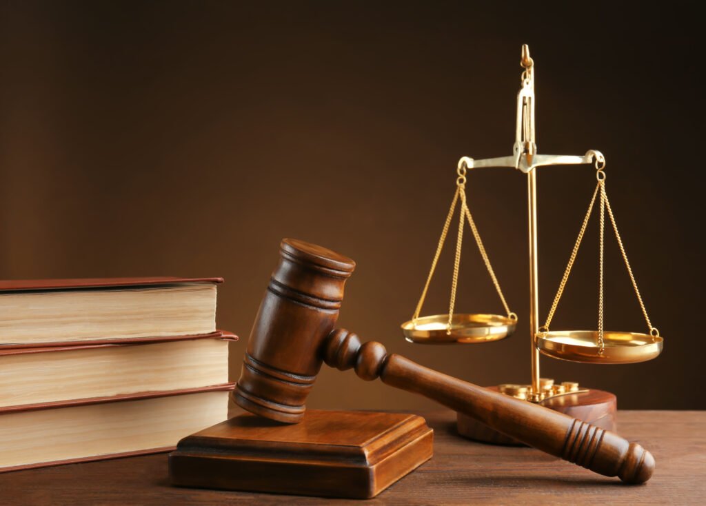 Régimen penal juvenil: martillo de juez y balanza de la justicia