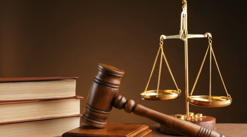 Régimen penal juvenil: martillo de juez y balanza de la justicia