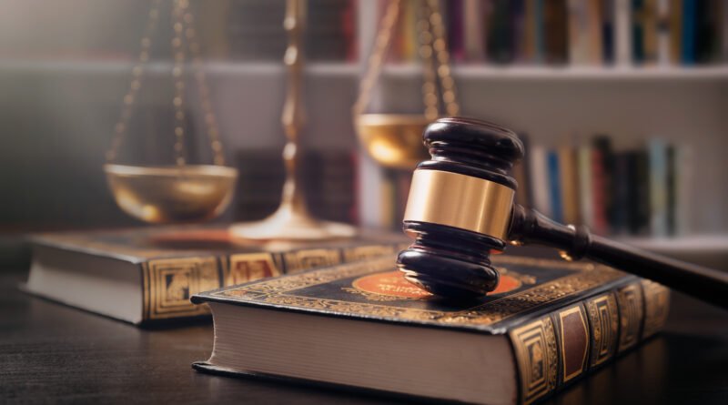 régimen penal juvenil: martillo de juez y balanza de la justicia