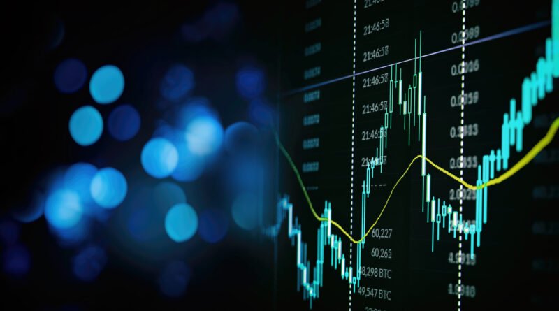 riesgo país: gráfico financiero en alza sobre fondo azul