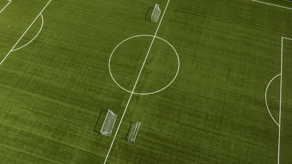 semifinales de la Libertadores: vista aérea del círculo central de una cancha de fútbol