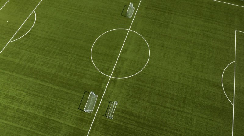 semifinales de la Libertadores: vista aérea del círculo central de una cancha de fútbol