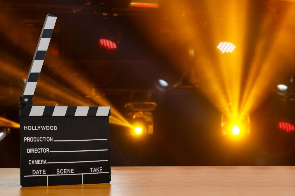 serie de Wanda Nara: cámara de cine, claqueta y rollo de película
