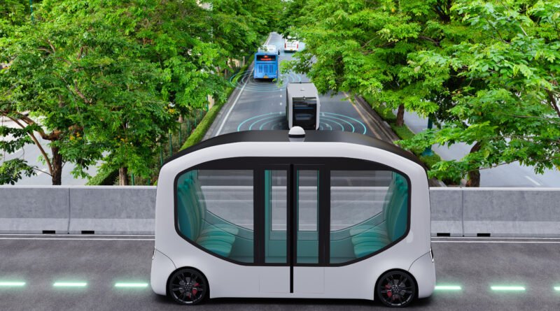 TramBus: moderno colectivo eléctrico circulando por una avenida urbana
