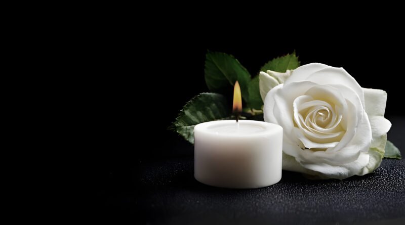 triple femicidio narco: vela y rosa blanca en señal de memoria y justicia