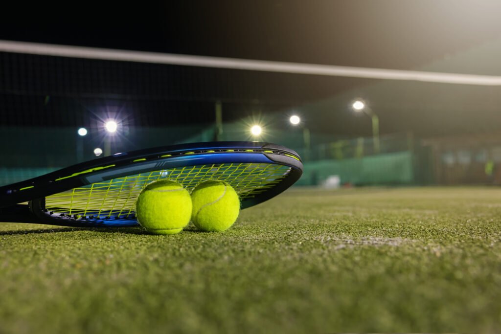 US Open 2026: cancha de tenis iluminada de noche