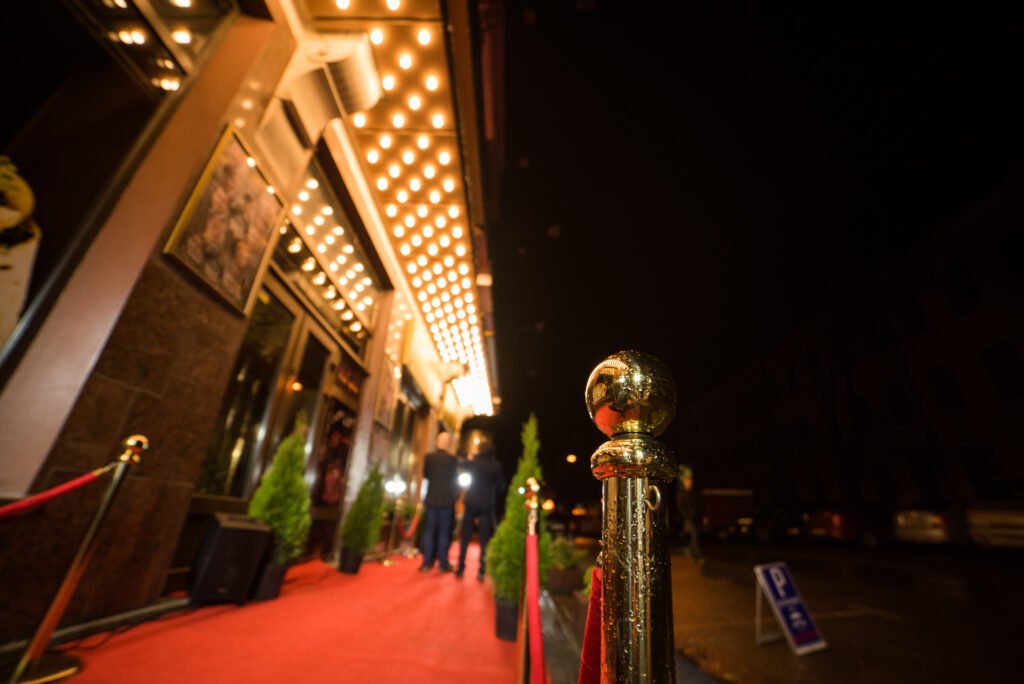 Wanda Nara: alfombra roja de gala con luces
