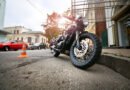 Yamaha Crypton Finn: moto en una calle urbana