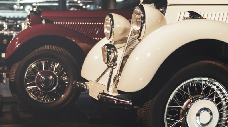 autos clásicos en una exposición al aire libre, Autoclásica 2026