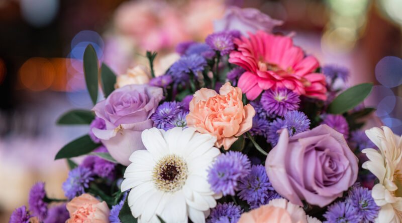 boda de Tini Stoessel, mesa de recepción con flores