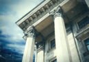 Carta Orgánica del BCRA: fachada institucional con columnas