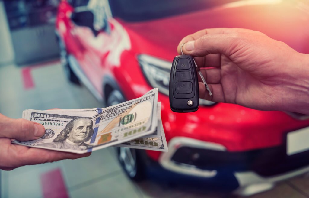 créditos para autos: entrega de un auto 0km nuevo en una concesionaria