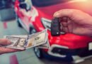 créditos para autos: entrega de un auto 0km nuevo en una concesionaria