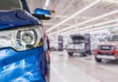 Deepal S05: SUV moderno exhibido en el salón de una concesionaria