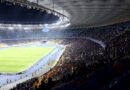 Estudiantes vs Flamengo: estadio de fútbol iluminado durante un partido