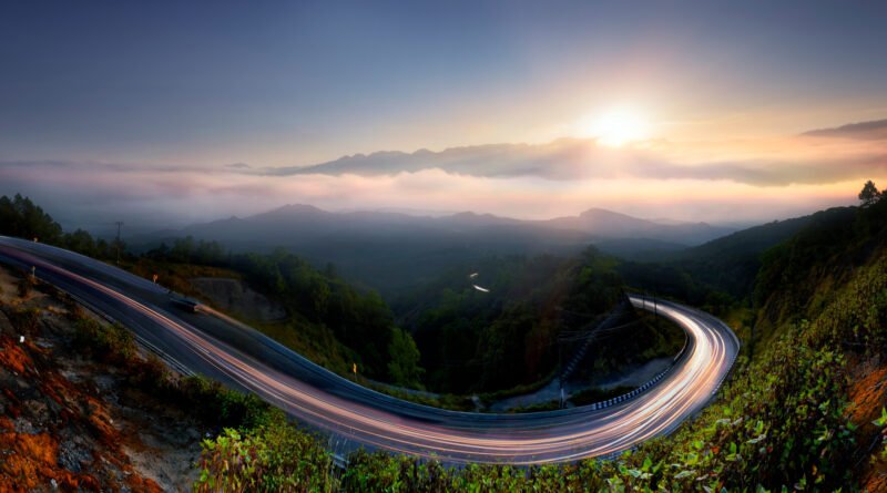 fin de semana largo: ruta hacia la naturaleza al amanecer