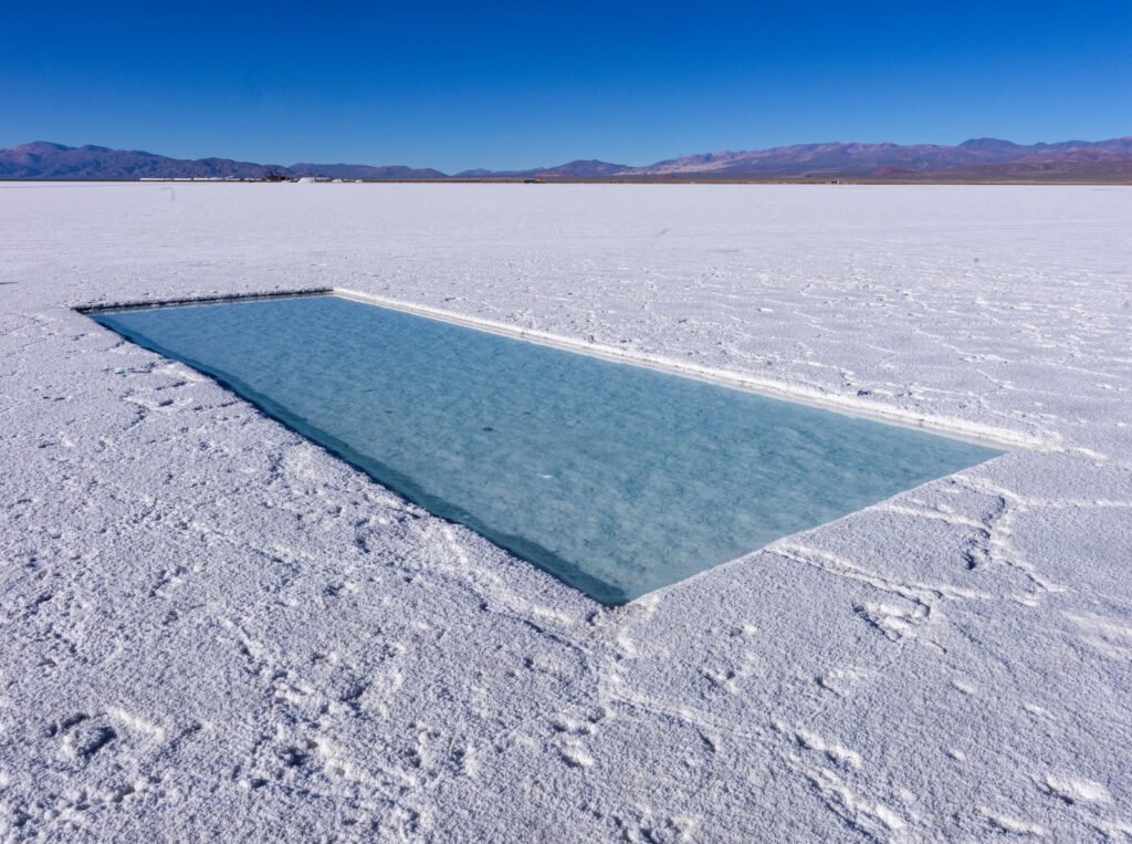 salar de litio en el norte argentino, gira del RIGI