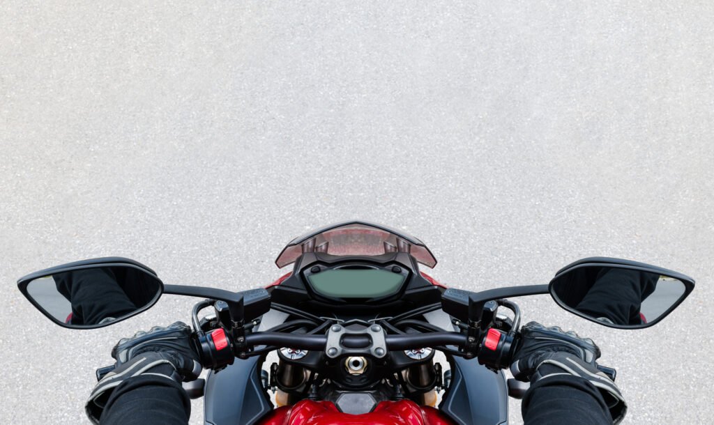 Honda Biz 110: manillar y tablero de una moto urbana vistos desde arriba