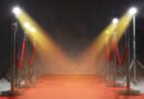 look de Wanda Nara: alfombra roja con reflectores de una gala