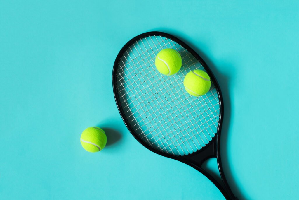 pelotas y raqueta en el Masters de Shanghái