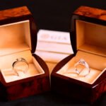 Mauro Icardi: anillos de boda sobre un fondo oscuro