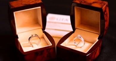 Mauro Icardi: anillos de boda sobre un fondo oscuro