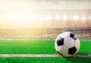 Messi Cup: pelota de fútbol en el césped de un estadio