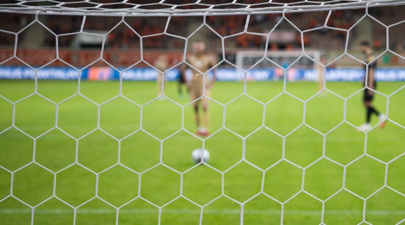 River ante Sarmiento: pelota en el arco con la red