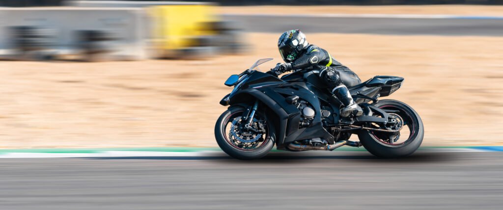 sprint de Motegi: piloto de MotoGP corriendo sobre una pista de competición