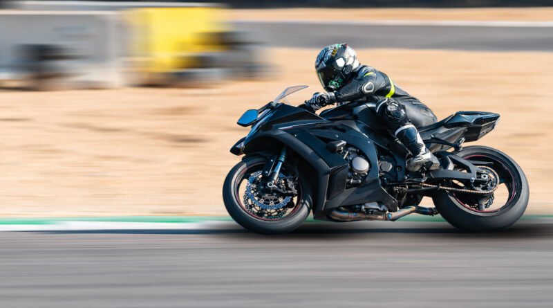 sprint de Motegi: piloto de MotoGP corriendo sobre una pista de competición