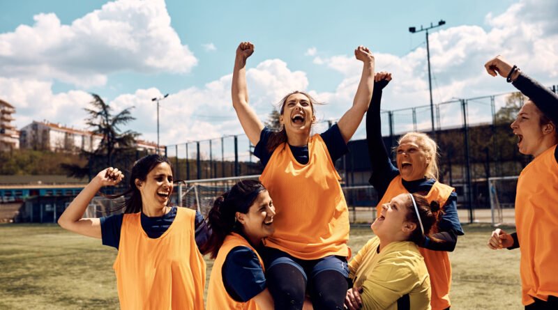 Mundial Sub 17 femenino: futbolistas mujeres celebrando una victoria