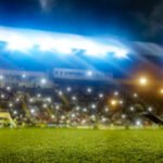 Superclásico: estadio de fútbol con tribunas e iluminación
