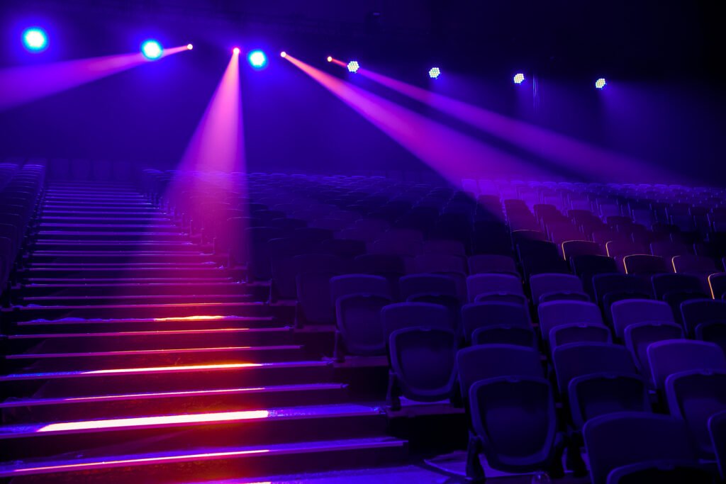 Tini Stoessel: butacas vacías en una sala de concierto