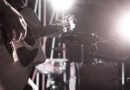 Unplugged de Charly García: micrófono de estudio y guitarra acústica